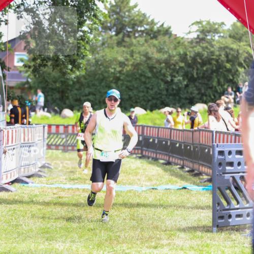 21.06.2026 - 29. Vierlanden-Triathlon Andreas Tolksdorf http://msf.ph/oto/9920732 21.06.2026 13:18:51 Ziel 179, 688 meine-sportfotos.de