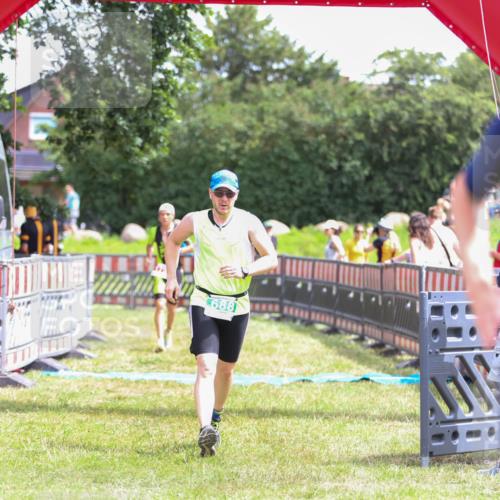 21.06.2026 - 29. Vierlanden-Triathlon Andreas Tolksdorf http://msf.ph/oto/9920736 21.06.2026 13:18:52 Ziel 179, 688 meine-sportfotos.de