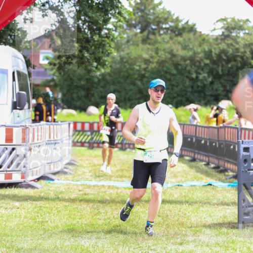 21.06.2026 - 29. Vierlanden-Triathlon Andreas Tolksdorf http://msf.ph/oto/9920738 21.06.2026 13:18:52 Ziel 179, 688 meine-sportfotos.de