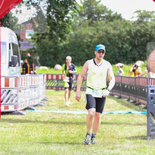 21.06.2026 - 29. Vierlanden-Triathlon Andreas Tolksdorf http://msf.ph/oto/9920740 21.06.2026 13:18:52 Ziel 179, 688 meine-sportfotos.de