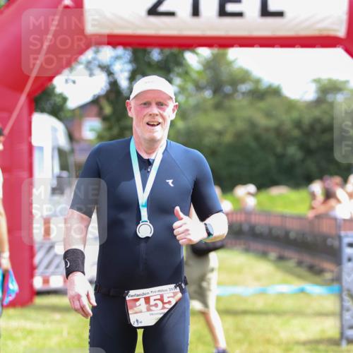 21.06.2026 - 29. Vierlanden-Triathlon Andreas Tolksdorf http://msf.ph/oto/9920743 21.06.2026 13:19:59 Ziel 673, 811 meine-sportfotos.de