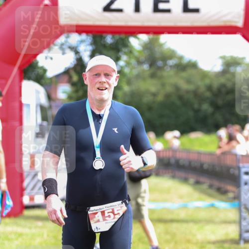 21.06.2026 - 29. Vierlanden-Triathlon Andreas Tolksdorf http://msf.ph/oto/9920744 21.06.2026 13:19:59 Ziel 673, 811 meine-sportfotos.de