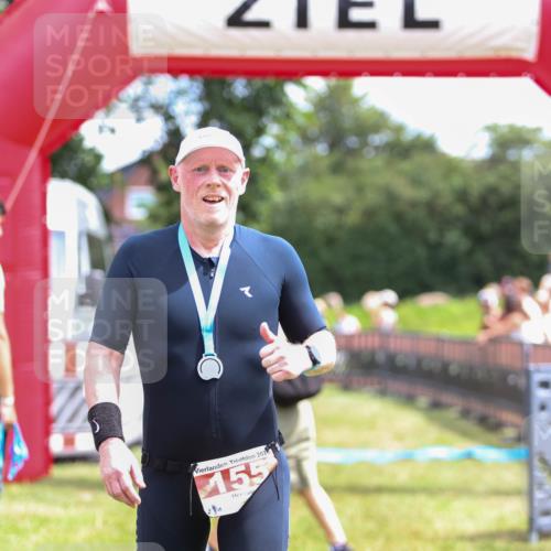 21.06.2026 - 29. Vierlanden-Triathlon Andreas Tolksdorf http://msf.ph/oto/9920745 21.06.2026 13:19:59 Ziel 673, 811 meine-sportfotos.de