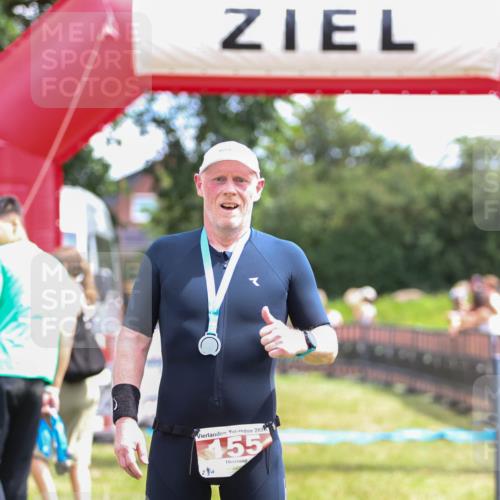 21.06.2026 - 29. Vierlanden-Triathlon Andreas Tolksdorf http://msf.ph/oto/9920749 21.06.2026 13:20:00 Ziel 673, 811 meine-sportfotos.de
