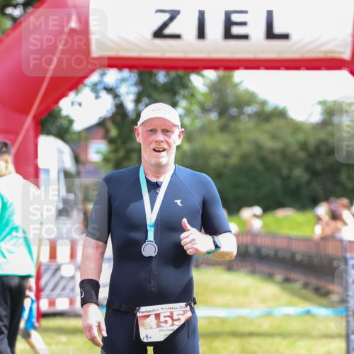 21.06.2026 - 29. Vierlanden-Triathlon Andreas Tolksdorf http://msf.ph/oto/9920754 21.06.2026 13:20:00 Ziel 673, 811 meine-sportfotos.de