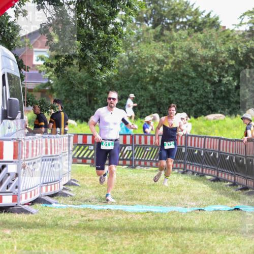21.06.2026 - 29. Vierlanden-Triathlon Andreas Tolksdorf http://msf.ph/oto/9920759 21.06.2026 13:20:07 Ziel 673, 751, 811 meine-sportfotos.de