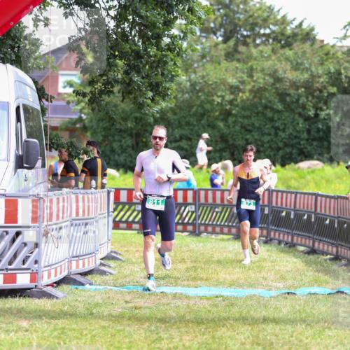 21.06.2026 - 29. Vierlanden-Triathlon Andreas Tolksdorf http://msf.ph/oto/9920766 21.06.2026 13:20:07 Ziel 673, 751, 811 meine-sportfotos.de