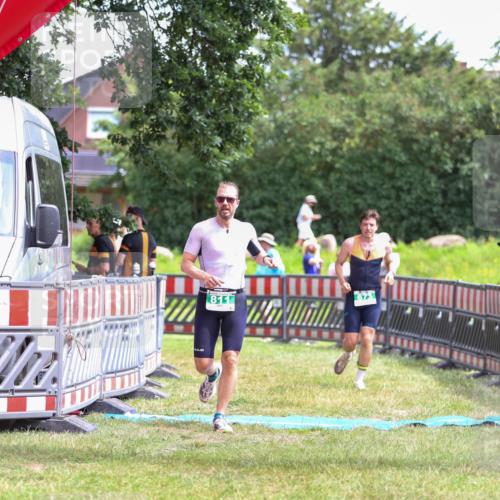 21.06.2026 - 29. Vierlanden-Triathlon Andreas Tolksdorf http://msf.ph/oto/9920774 21.06.2026 13:20:08 Ziel 673, 751, 811 meine-sportfotos.de