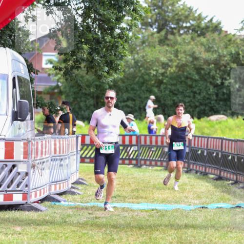 21.06.2026 - 29. Vierlanden-Triathlon Andreas Tolksdorf http://msf.ph/oto/9920775 21.06.2026 13:20:08 Ziel 673, 751, 811 meine-sportfotos.de