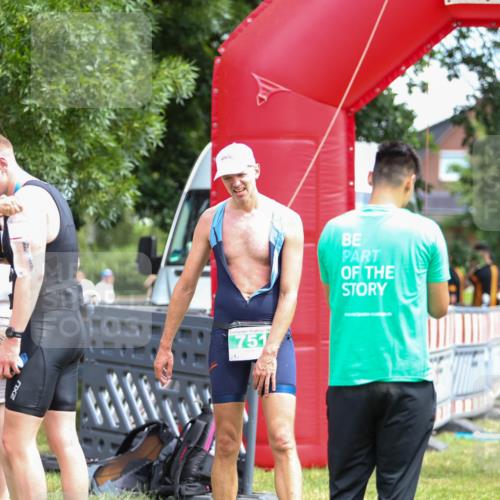 21.06.2026 - 29. Vierlanden-Triathlon Andreas Tolksdorf http://msf.ph/oto/9920786 21.06.2026 13:20:17 Ziel 709, 751 meine-sportfotos.de