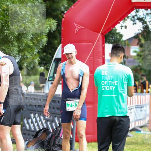 21.06.2026 - 29. Vierlanden-Triathlon Andreas Tolksdorf http://msf.ph/oto/9920788 21.06.2026 13:20:17 Ziel 709, 751 meine-sportfotos.de
