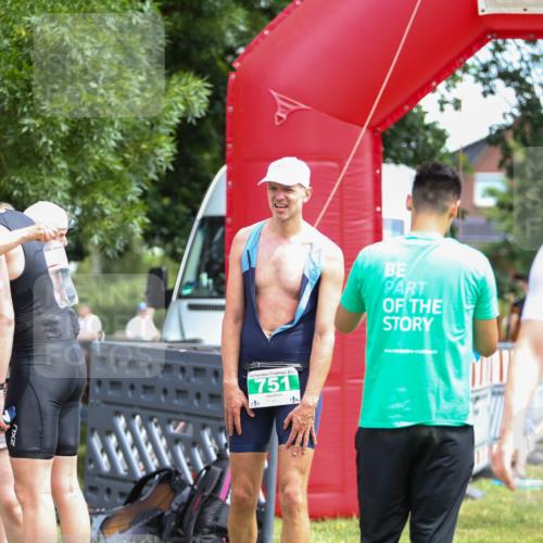 21.06.2026 - 29. Vierlanden-Triathlon Andreas Tolksdorf http://msf.ph/oto/9920796 21.06.2026 13:20:17 Ziel 709, 751 meine-sportfotos.de