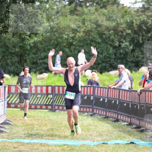 21.06.2026 - 29. Vierlanden-Triathlon Andreas Tolksdorf http://msf.ph/oto/9920822 21.06.2026 13:20:51 Ziel 802, 876 meine-sportfotos.de