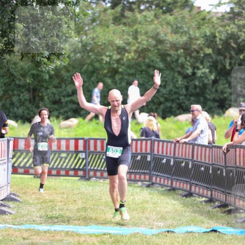 21.06.2026 - 29. Vierlanden-Triathlon Andreas Tolksdorf http://msf.ph/oto/9920823 21.06.2026 13:20:51 Ziel 802, 876 meine-sportfotos.de