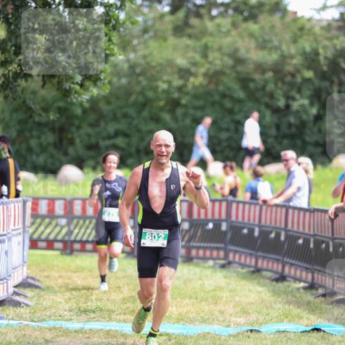 21.06.2026 - 29. Vierlanden-Triathlon Andreas Tolksdorf http://msf.ph/oto/9920834 21.06.2026 13:20:52 Ziel 802, 876 meine-sportfotos.de