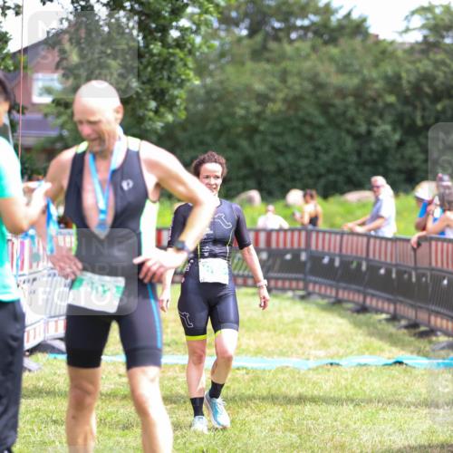 21.06.2026 - 29. Vierlanden-Triathlon Andreas Tolksdorf http://msf.ph/oto/9920839 21.06.2026 13:20:59 Ziel 876 meine-sportfotos.de