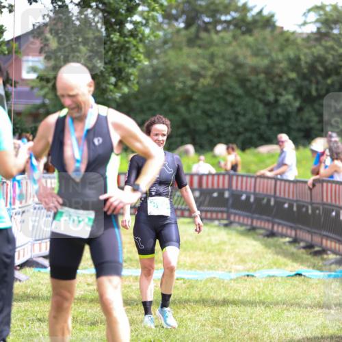 21.06.2026 - 29. Vierlanden-Triathlon Andreas Tolksdorf http://msf.ph/oto/9920840 21.06.2026 13:20:59 Ziel 876 meine-sportfotos.de