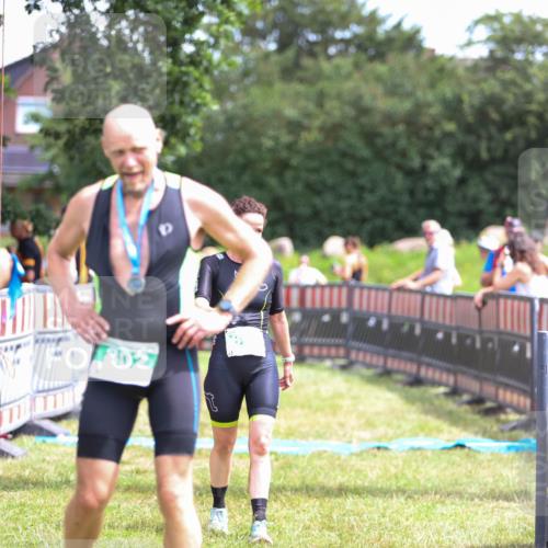 21.06.2026 - 29. Vierlanden-Triathlon Andreas Tolksdorf http://msf.ph/oto/9920844 21.06.2026 13:20:59 Ziel 876 meine-sportfotos.de