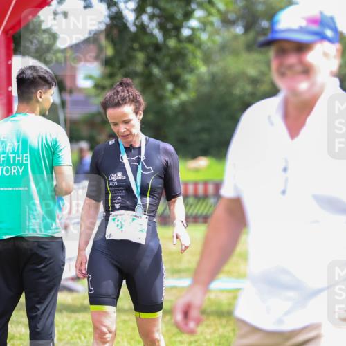 21.06.2026 - 29. Vierlanden-Triathlon Andreas Tolksdorf http://msf.ph/oto/9920849 21.06.2026 13:21:05 Ziel  meine-sportfotos.de