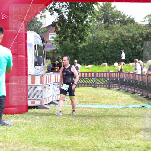 21.06.2026 - 29. Vierlanden-Triathlon Andreas Tolksdorf http://msf.ph/oto/9920850 21.06.2026 13:21:19 Ziel 176, 807 meine-sportfotos.de