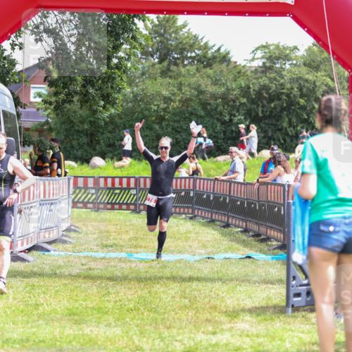 21.06.2026 - 29. Vierlanden-Triathlon Andreas Tolksdorf http://msf.ph/oto/9920865 21.06.2026 13:21:23 Ziel 176 meine-sportfotos.de