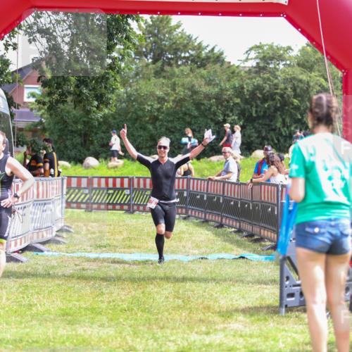 21.06.2026 - 29. Vierlanden-Triathlon Andreas Tolksdorf http://msf.ph/oto/9920872 21.06.2026 13:21:23 Ziel 176 meine-sportfotos.de