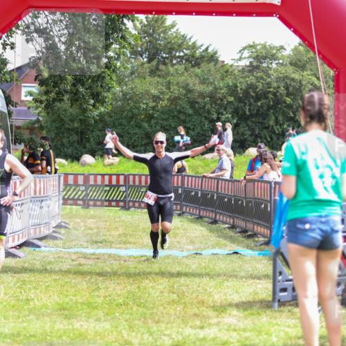 21.06.2026 - 29. Vierlanden-Triathlon Andreas Tolksdorf http://msf.ph/oto/9920873 21.06.2026 13:21:23 Ziel 176 meine-sportfotos.de