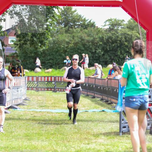 21.06.2026 - 29. Vierlanden-Triathlon Andreas Tolksdorf http://msf.ph/oto/9920874 21.06.2026 13:21:24 Ziel 176 meine-sportfotos.de