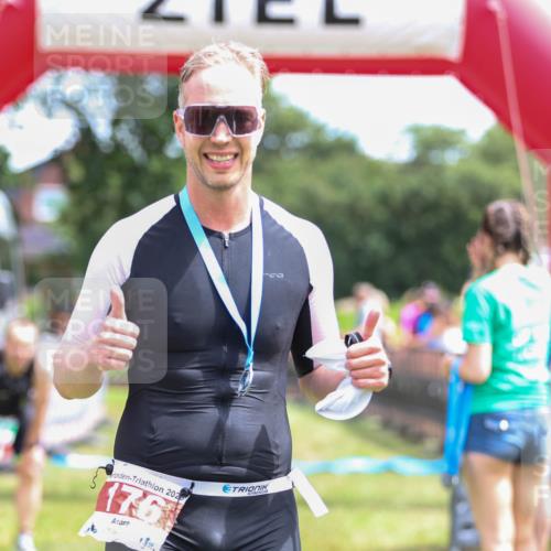 21.06.2026 - 29. Vierlanden-Triathlon Andreas Tolksdorf http://msf.ph/oto/9920886 21.06.2026 13:21:34 Ziel  meine-sportfotos.de