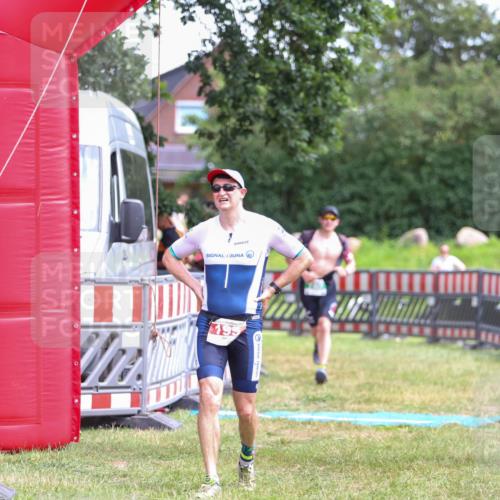 21.06.2026 - 29. Vierlanden-Triathlon Andreas Tolksdorf http://msf.ph/oto/9920906 21.06.2026 13:22:09 Ziel 195, 740 meine-sportfotos.de