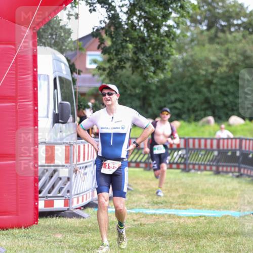 21.06.2026 - 29. Vierlanden-Triathlon Andreas Tolksdorf http://msf.ph/oto/9920908 21.06.2026 13:22:09 Ziel 195, 740 meine-sportfotos.de