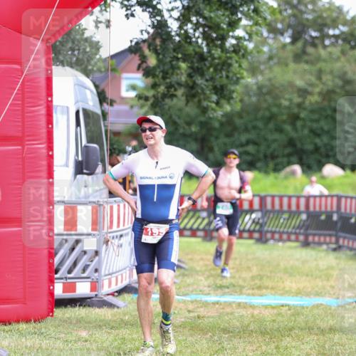 21.06.2026 - 29. Vierlanden-Triathlon Andreas Tolksdorf http://msf.ph/oto/9920910 21.06.2026 13:22:09 Ziel 195, 740 meine-sportfotos.de