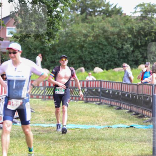 21.06.2026 - 29. Vierlanden-Triathlon Andreas Tolksdorf http://msf.ph/oto/9920916 21.06.2026 13:22:12 Ziel 740, 1014 meine-sportfotos.de