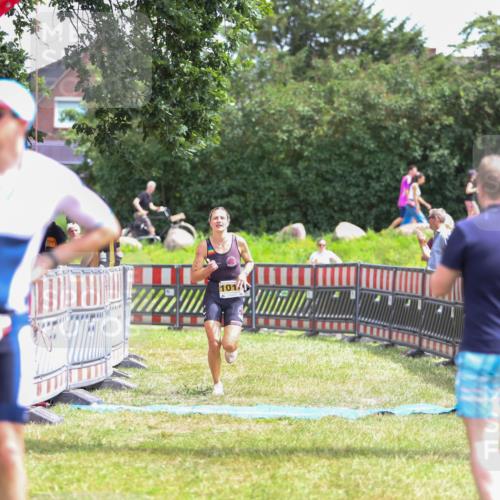 21.06.2026 - 29. Vierlanden-Triathlon Andreas Tolksdorf http://msf.ph/oto/9920924 21.06.2026 13:22:20 Ziel 293, 779, 1014 meine-sportfotos.de