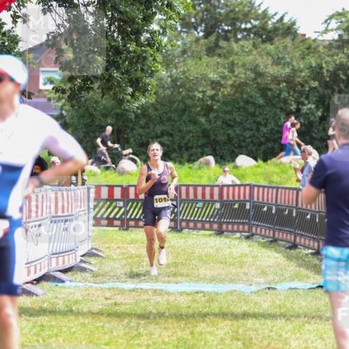 21.06.2026 - 29. Vierlanden-Triathlon Andreas Tolksdorf http://msf.ph/oto/9920925 21.06.2026 13:22:20 Ziel 293, 779, 1014 meine-sportfotos.de