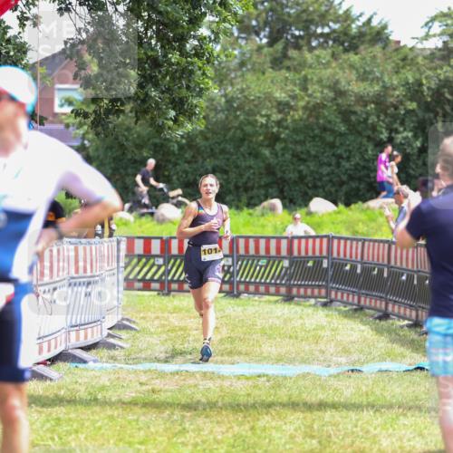 21.06.2026 - 29. Vierlanden-Triathlon Andreas Tolksdorf http://msf.ph/oto/9920928 21.06.2026 13:22:20 Ziel 293, 779, 1014 meine-sportfotos.de