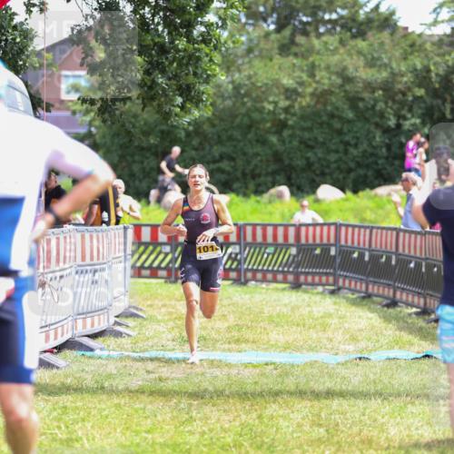 21.06.2026 - 29. Vierlanden-Triathlon Andreas Tolksdorf http://msf.ph/oto/9920934 21.06.2026 13:22:21 Ziel 293, 779, 1014 meine-sportfotos.de