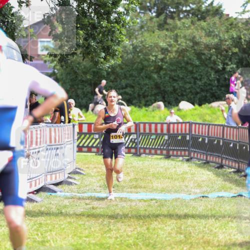 21.06.2026 - 29. Vierlanden-Triathlon Andreas Tolksdorf http://msf.ph/oto/9920935 21.06.2026 13:22:21 Ziel 293, 779, 1014 meine-sportfotos.de