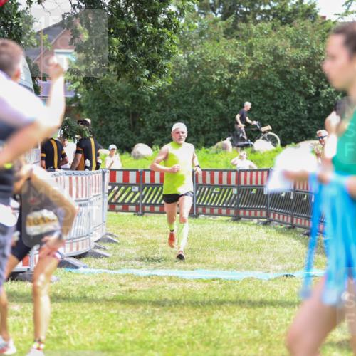 21.06.2026 - 29. Vierlanden-Triathlon Andreas Tolksdorf http://msf.ph/oto/9920936 21.06.2026 13:22:24 Ziel 293, 779, 1014 meine-sportfotos.de