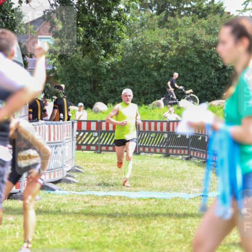 21.06.2026 - 29. Vierlanden-Triathlon Andreas Tolksdorf http://msf.ph/oto/9920937 21.06.2026 13:22:24 Ziel 293, 779, 1014 meine-sportfotos.de