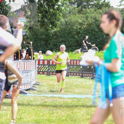 21.06.2026 - 29. Vierlanden-Triathlon Andreas Tolksdorf http://msf.ph/oto/9920938 21.06.2026 13:22:24 Ziel 293, 779, 1014 meine-sportfotos.de
