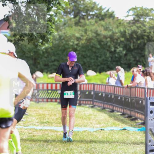21.06.2026 - 29. Vierlanden-Triathlon Andreas Tolksdorf http://msf.ph/oto/9920956 21.06.2026 13:22:37 Ziel 756, 1017 meine-sportfotos.de