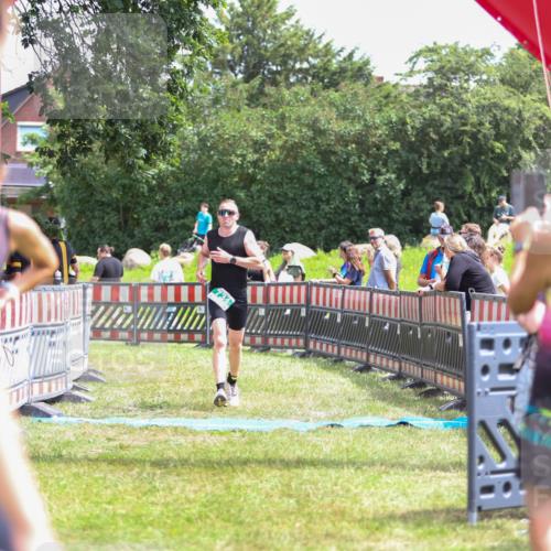 21.06.2026 - 29. Vierlanden-Triathlon Andreas Tolksdorf http://msf.ph/oto/9920977 21.06.2026 13:22:57 Ziel 630, 675, 729, 731 meine-sportfotos.de