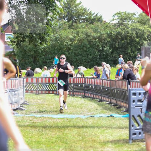 21.06.2026 - 29. Vierlanden-Triathlon Andreas Tolksdorf http://msf.ph/oto/9920978 21.06.2026 13:22:58 Ziel 630, 675, 729, 731 meine-sportfotos.de