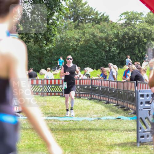 21.06.2026 - 29. Vierlanden-Triathlon Andreas Tolksdorf http://msf.ph/oto/9920983 21.06.2026 13:22:58 Ziel 630, 675, 729, 731 meine-sportfotos.de