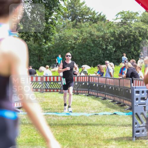 21.06.2026 - 29. Vierlanden-Triathlon Andreas Tolksdorf http://msf.ph/oto/9920984 21.06.2026 13:22:58 Ziel 630, 675, 729, 731 meine-sportfotos.de