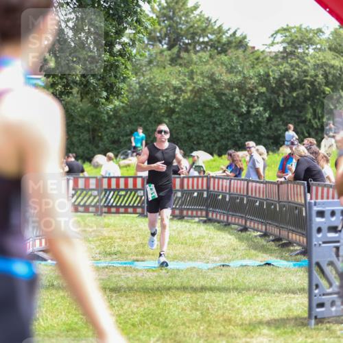 21.06.2026 - 29. Vierlanden-Triathlon Andreas Tolksdorf http://msf.ph/oto/9920986 21.06.2026 13:22:58 Ziel 630, 675, 729, 731 meine-sportfotos.de