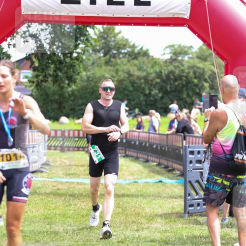 21.06.2026 - 29. Vierlanden-Triathlon Andreas Tolksdorf http://msf.ph/oto/9920987 21.06.2026 13:23:01 Ziel 630, 675, 729, 731 meine-sportfotos.de