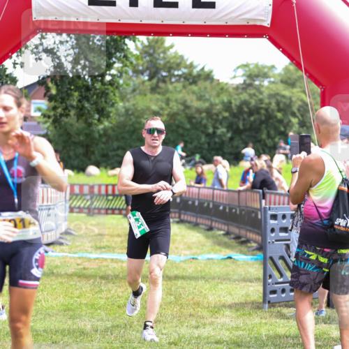 21.06.2026 - 29. Vierlanden-Triathlon Andreas Tolksdorf http://msf.ph/oto/9920988 21.06.2026 13:23:01 Ziel 630, 675, 729, 731 meine-sportfotos.de