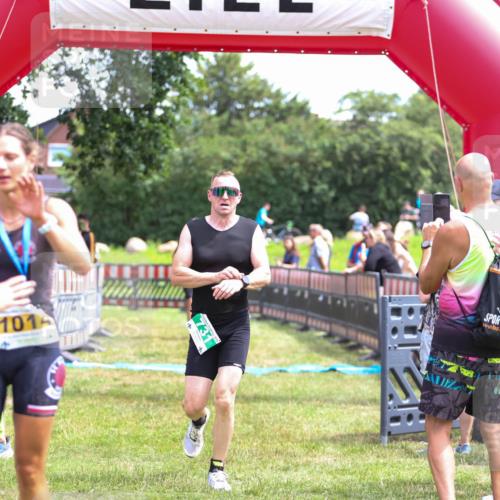 21.06.2026 - 29. Vierlanden-Triathlon Andreas Tolksdorf http://msf.ph/oto/9920989 21.06.2026 13:23:01 Ziel 630, 675, 729, 731 meine-sportfotos.de